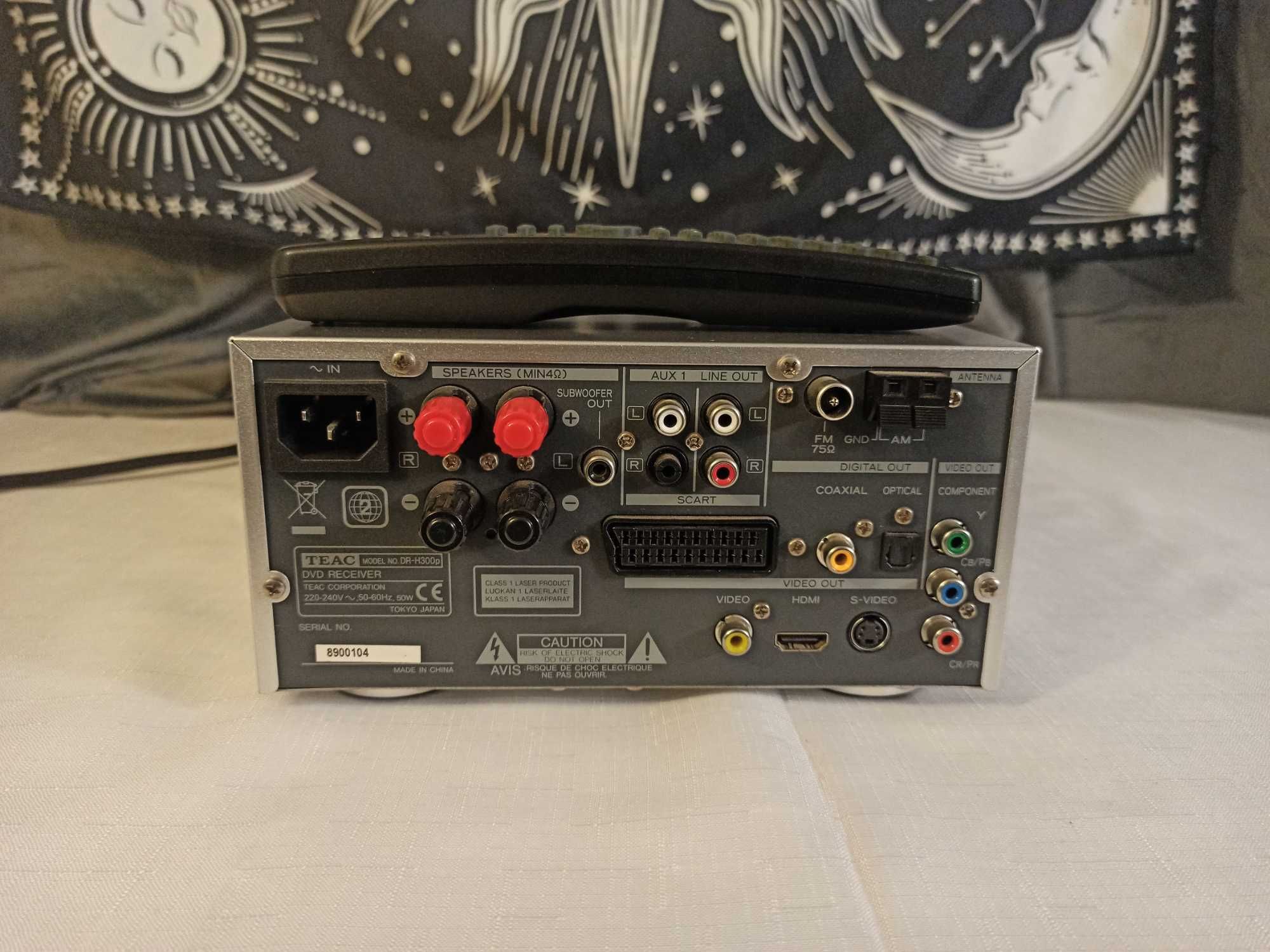 Amplituner z odtwarzaczem CD TEAC DR-H300p USB z pilotem