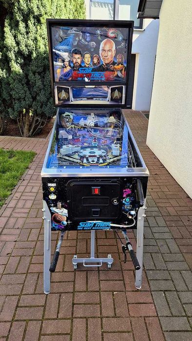flipper ,pinball Star Trek the Next Generation i Street Fighter II