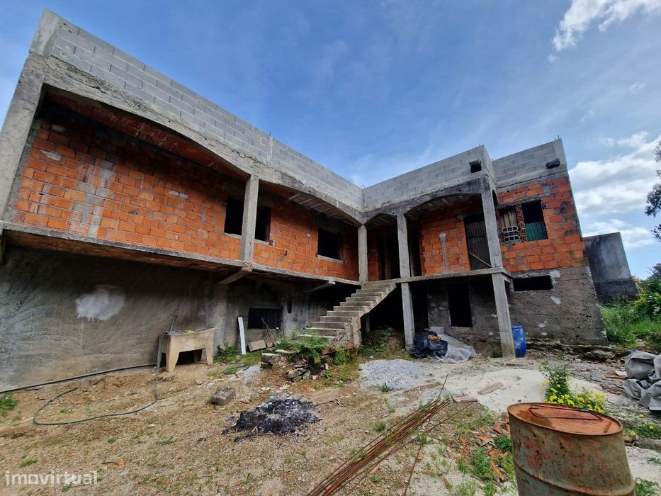 Fantástica Oportunidade de negócio Moradia V3 independente