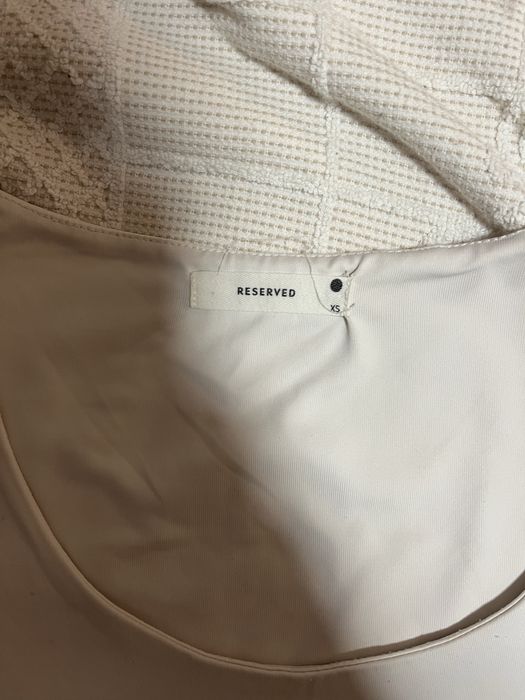 Топ довгий білий з вирізом