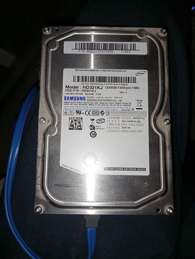 Dysk HDD 320 GB z kablem Sata