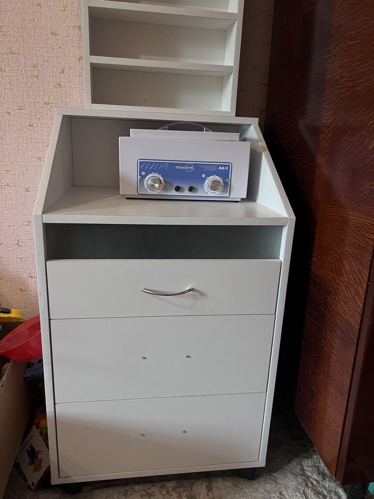 Стіл для манірюру