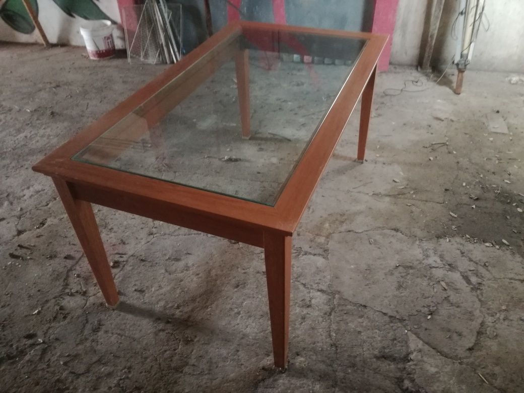 Mesa de sala com vidro