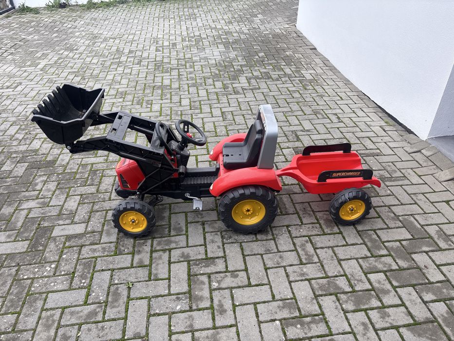 Trator crianca como novo