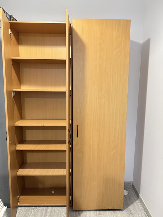 Шафи офісні з поличками