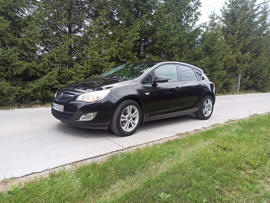 Opel Astra J 1.7 CDTI 125Km 2011