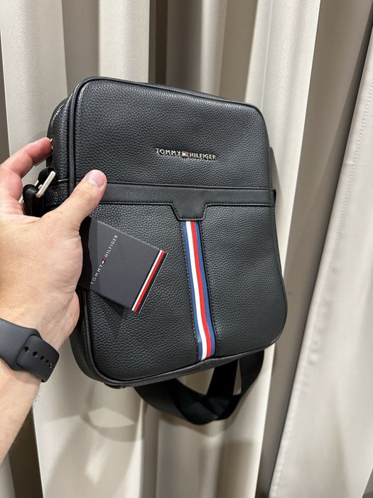 Велика сумка Tommy Hilfiger чорного кольору / барсетка томмі хілфігер
