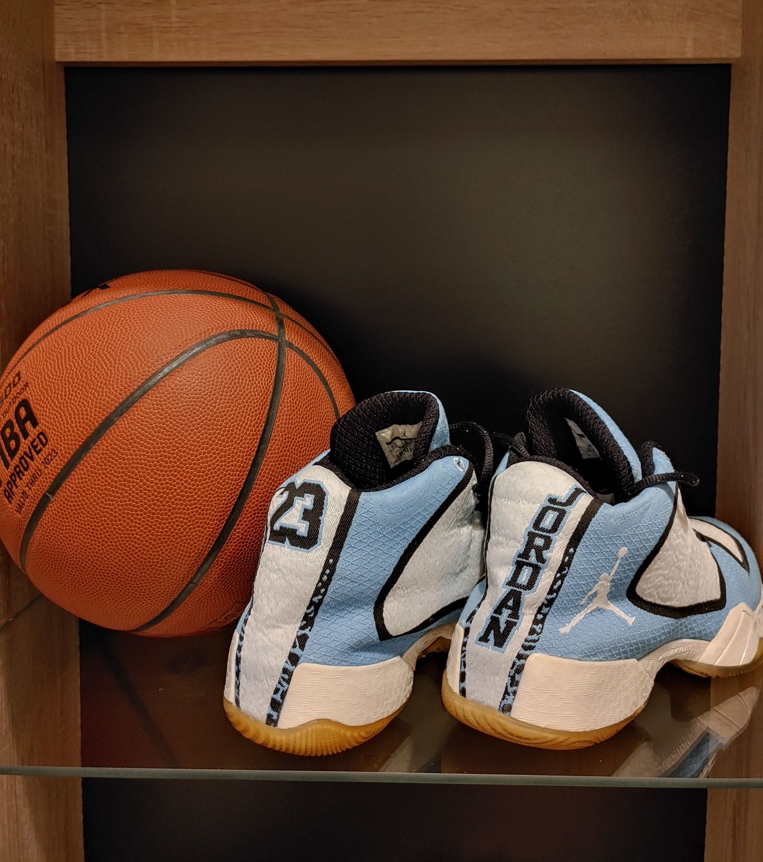 Kultowe buty do kosza Air Jordan Blue Legend. Kolekcjonerskie 6xNBA