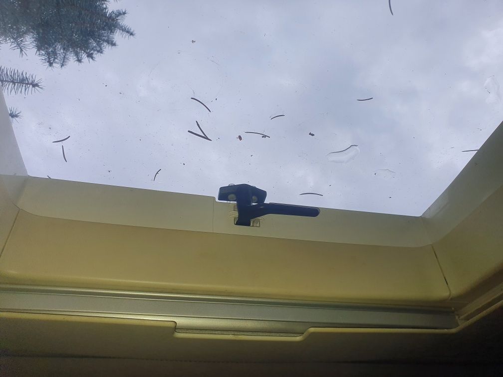 Okno dachowe Remis 40×40 roleta moskitiera