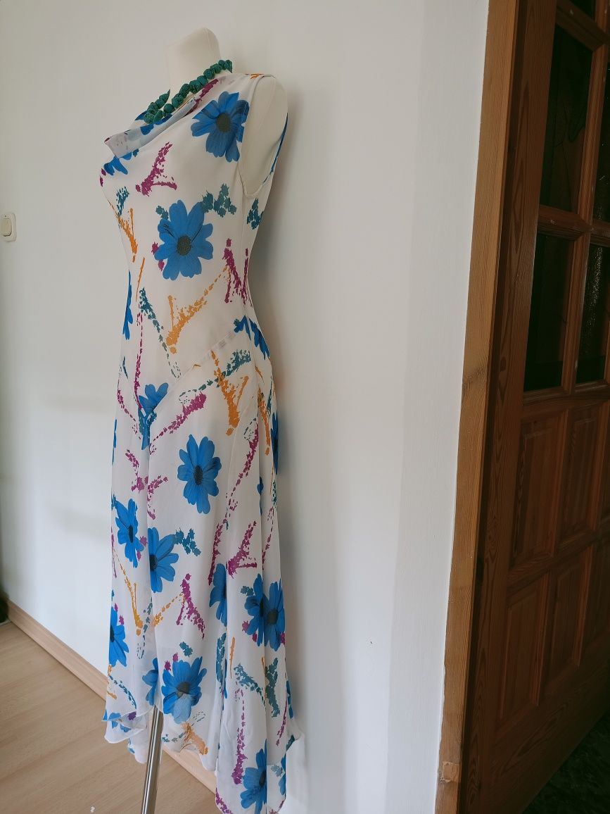 Długa elegancka suknia z wiskozy