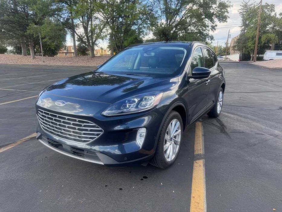 Ford Escape Titanium      2022
