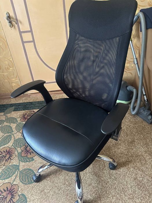 офісне крісло Q-120