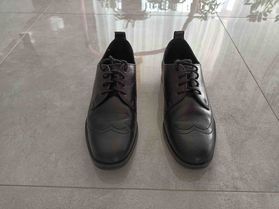 Buty dla chłopca rozmiar 38 na komunię i nie tylko