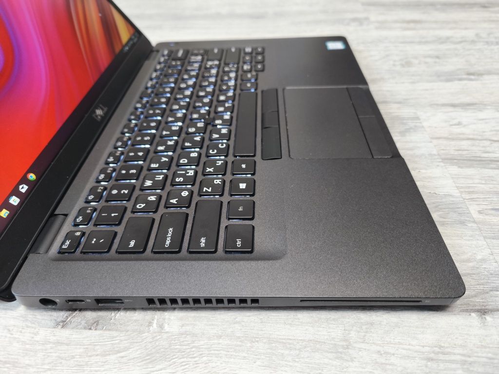 Мощний ноут 16/512/FullHD/Type-C/DDR4/SSD/8ядер/батарея тримає