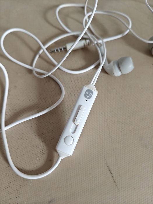 Auriculares com Fio GOODIS – controlo de som + acessórios