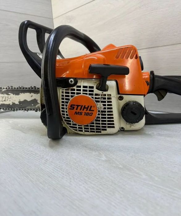 Бензопила Stihl 180