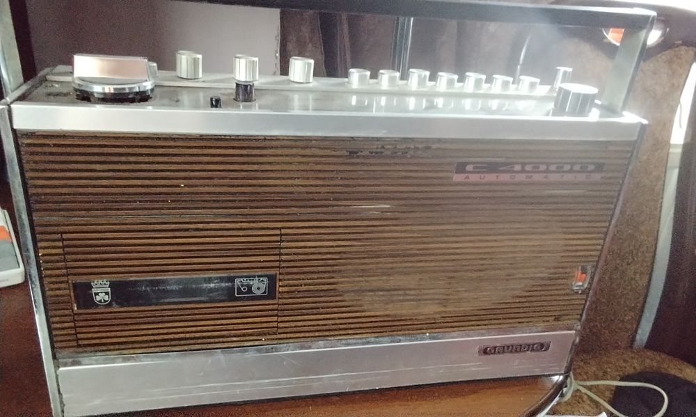 Магнітолу раритетна Грундік робоча.