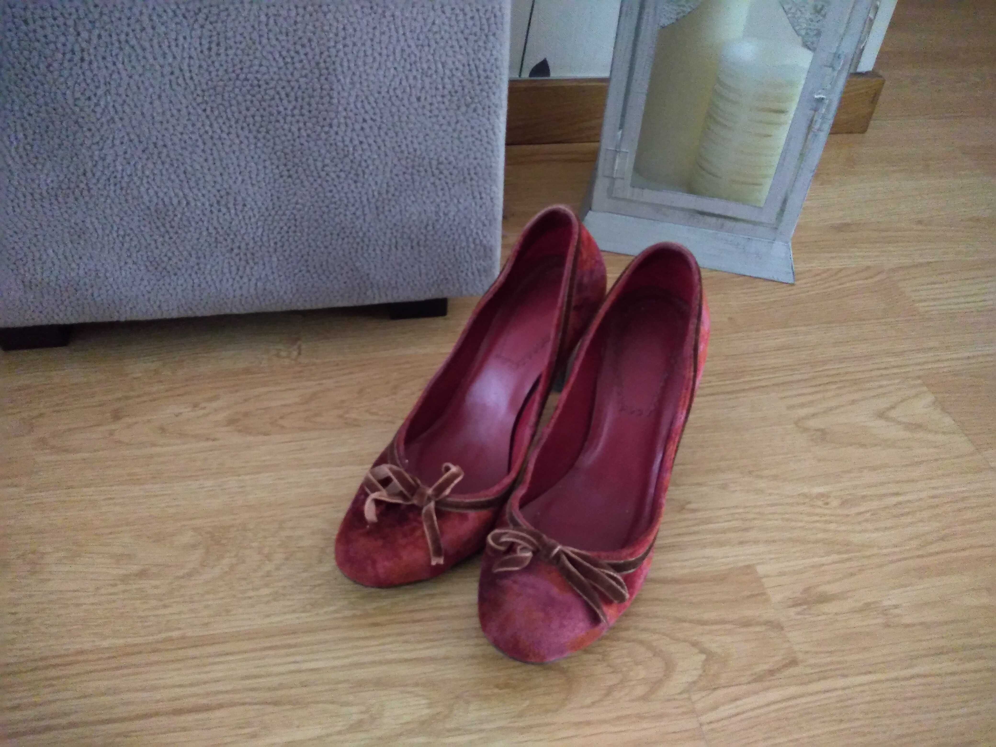 Sapatos salto alto