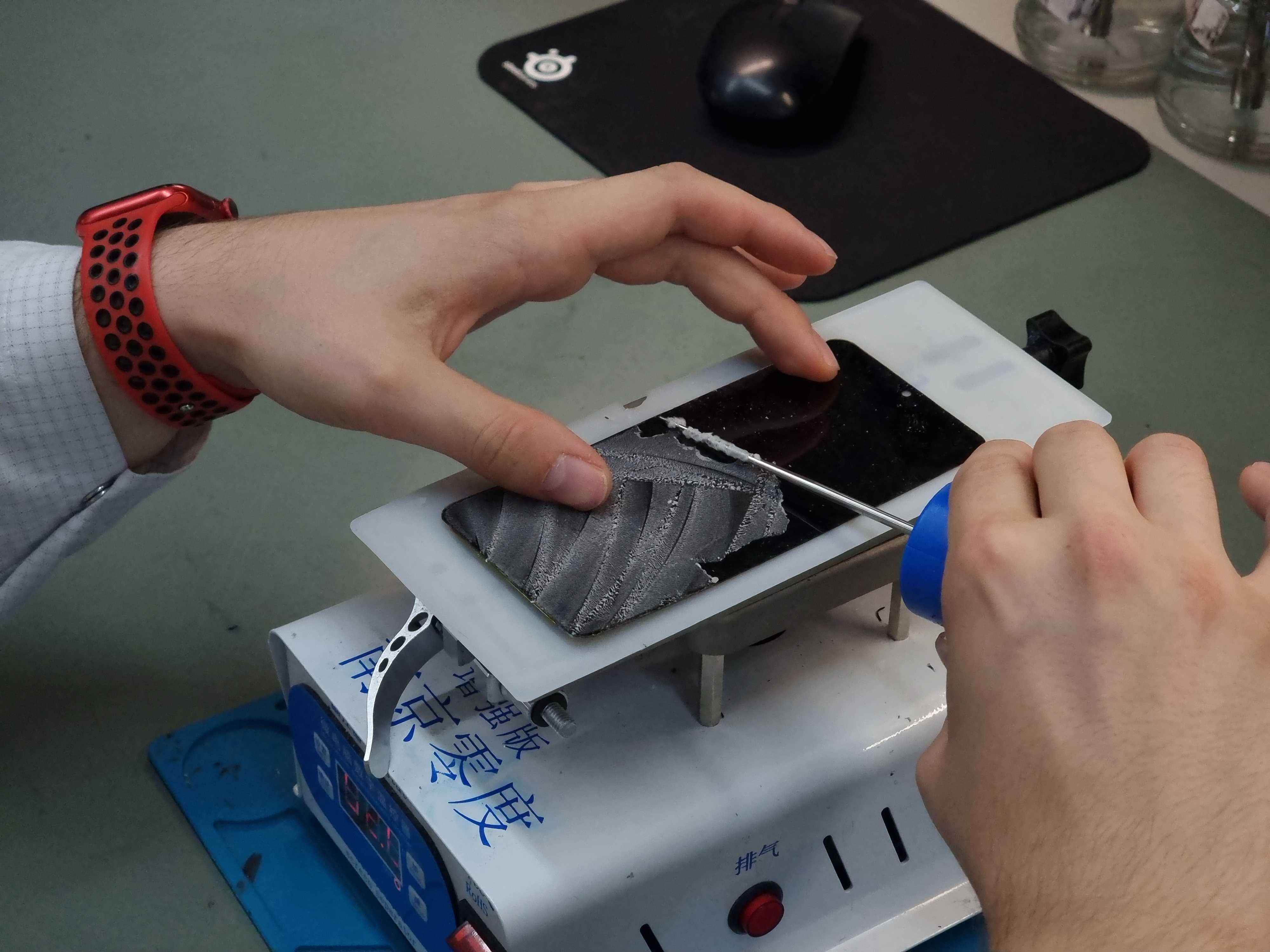 Zbita Szybka Samsung - Odmień Swój Telefon W Laboratorium Refabrykacji