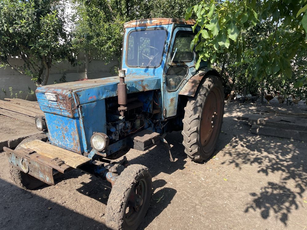 Продаємо трактор Т - 40 в робочому, хорошому стані.