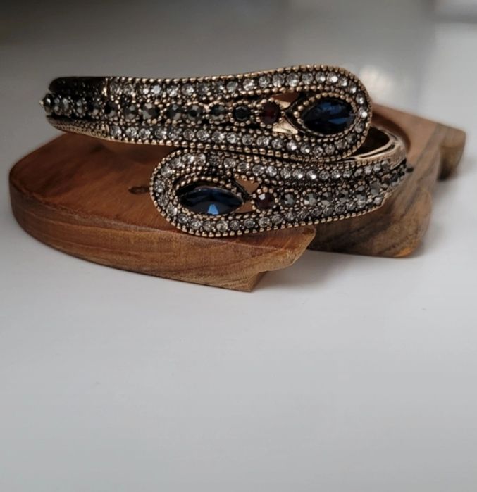 Elegancka etniczna słowiańska bransoleta w kolorze starego złota