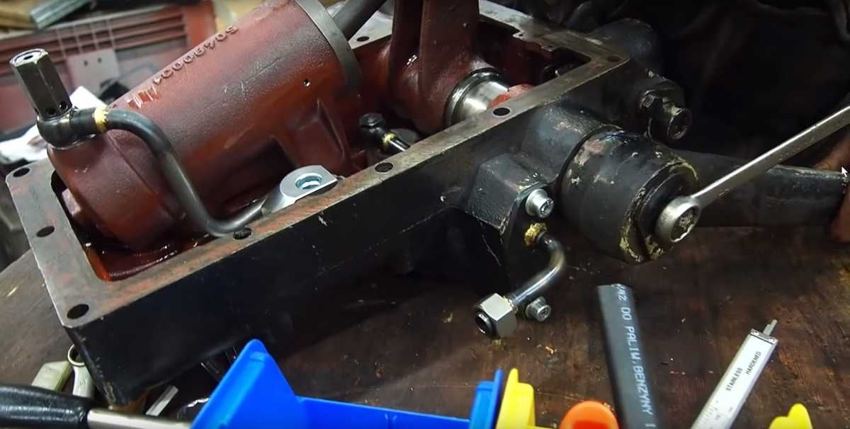 Rozdzielacz zewnętrzny C-360 PP 2x pływająca cylinder z nakrętką