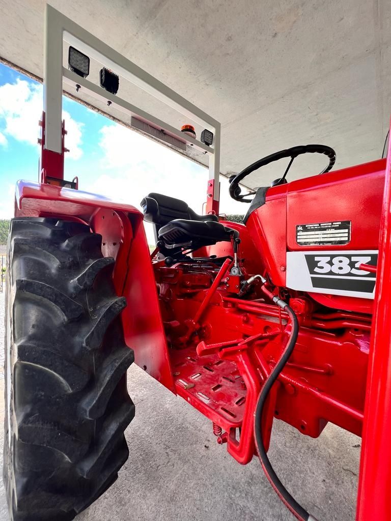 Trator International 383