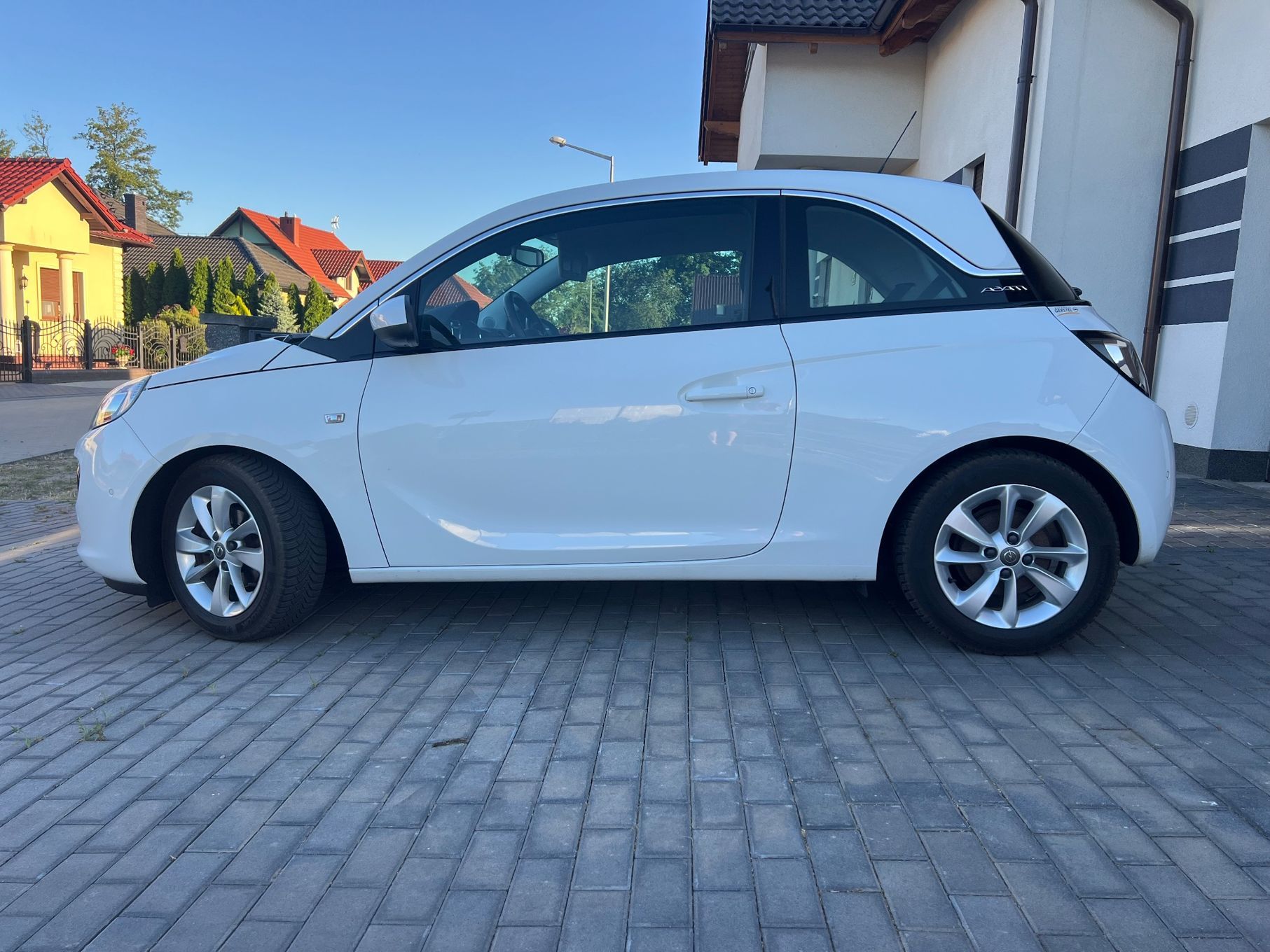 Opel Adam 1,0T dynamiczny, zadbany, bogata wersja, sam parkuje dwa komplety kół