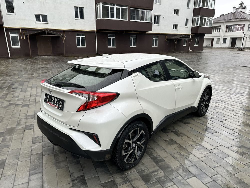 Toyota C-HR 2.0 газ/бенз. АКПП