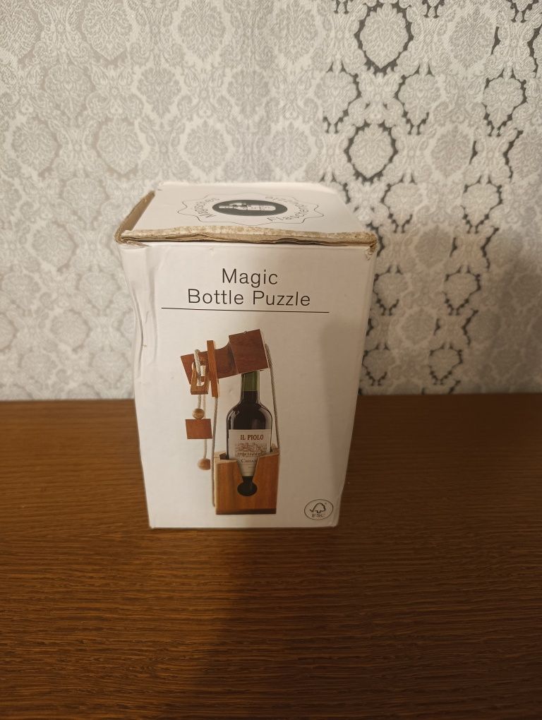 Drewniany stojak na butelkę Magic Bottle Puzzle