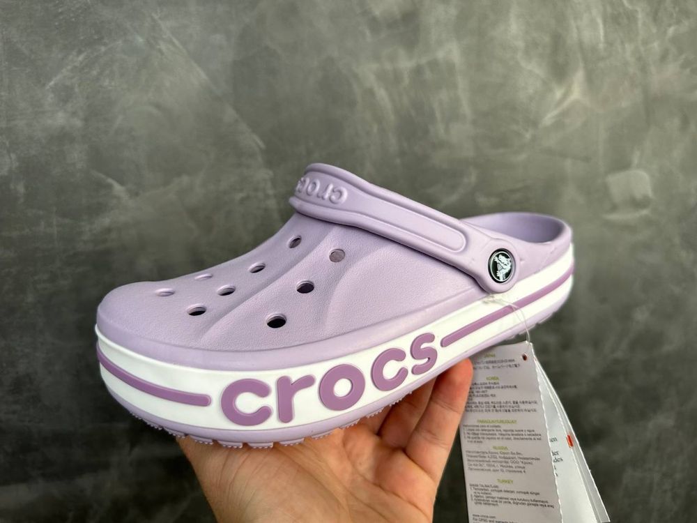 Купить кроксы розовые crocs bayaband pinck жіночі рожеві крокси