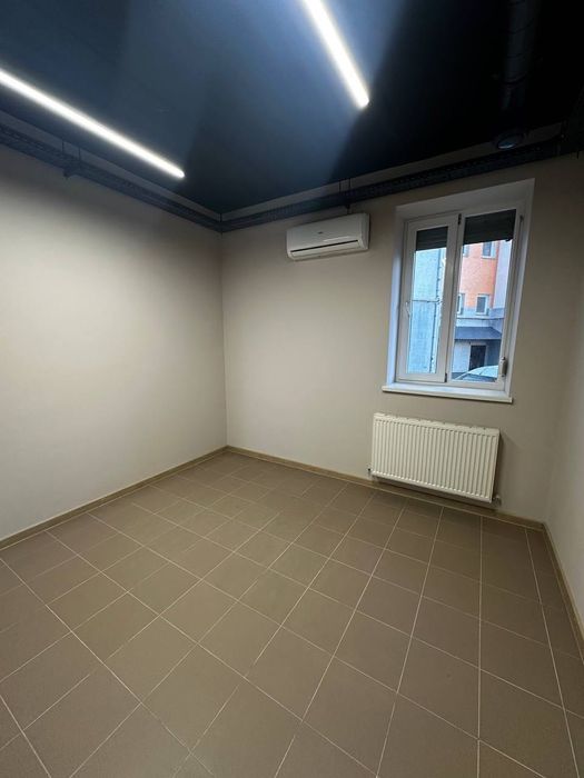 Оренда фасадного приміщення 52 м2 біля Арсену