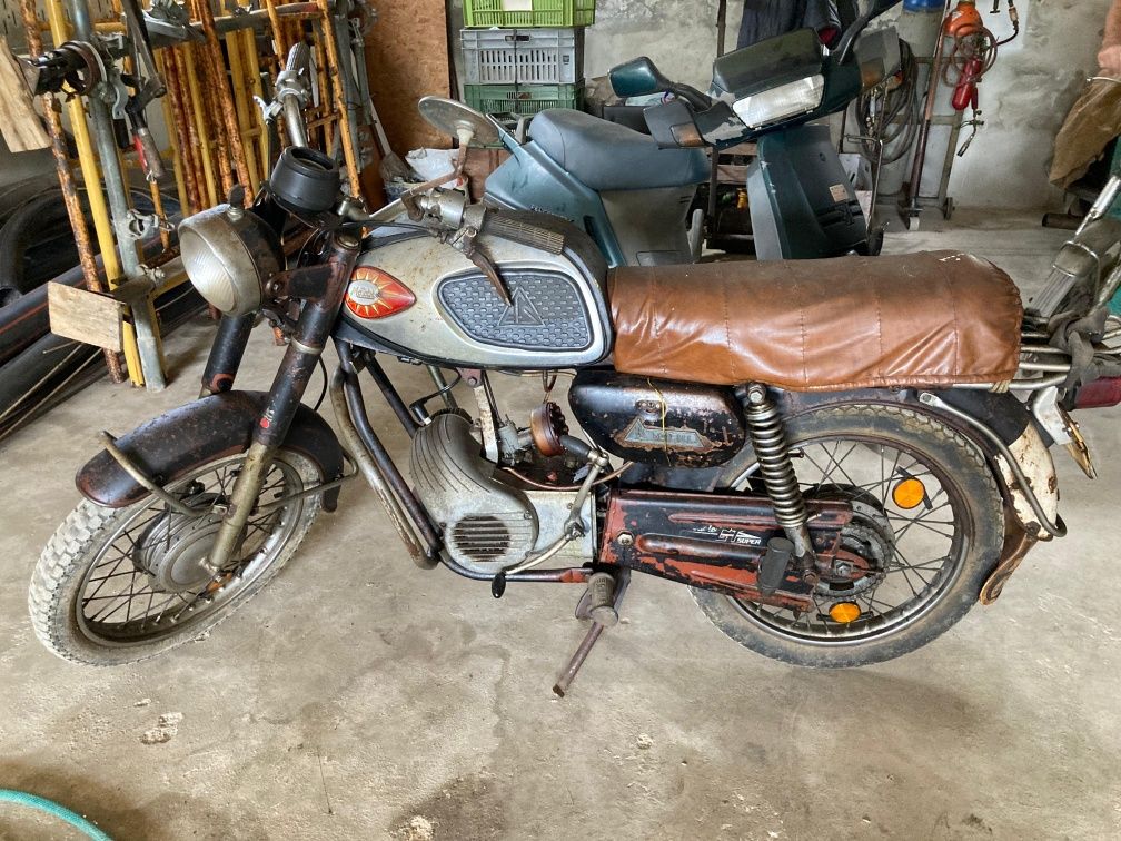 Vende-se  motorizada