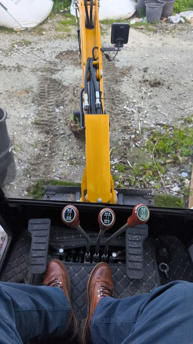 Mini escavadora 1.8 ton com vários acessórios