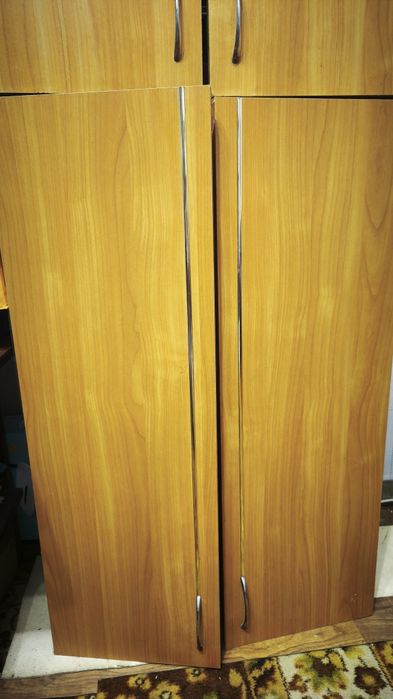 Б/у кухонные шкафчики и мойка с тумбой