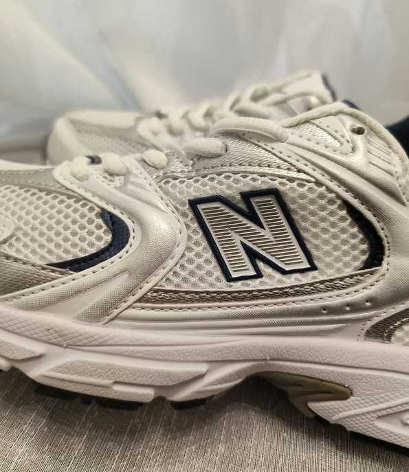 WhiteSilver\NewBalance*Damskie*ModaMR530SG UnisexTrampki.40.5