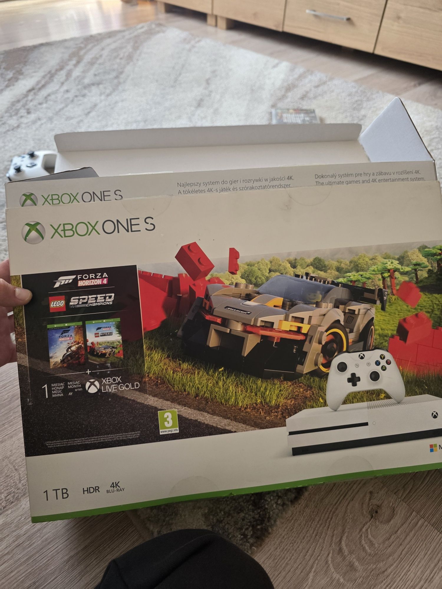 Xbox One S 1Tb + Minecraft