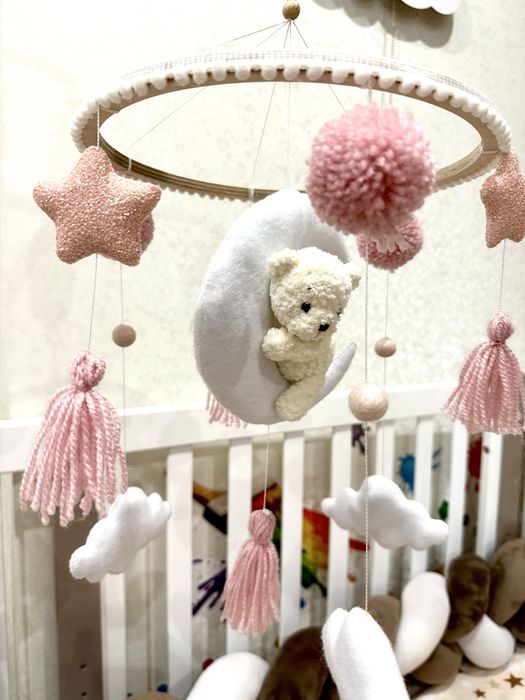 Мобиль на детскую кроватку