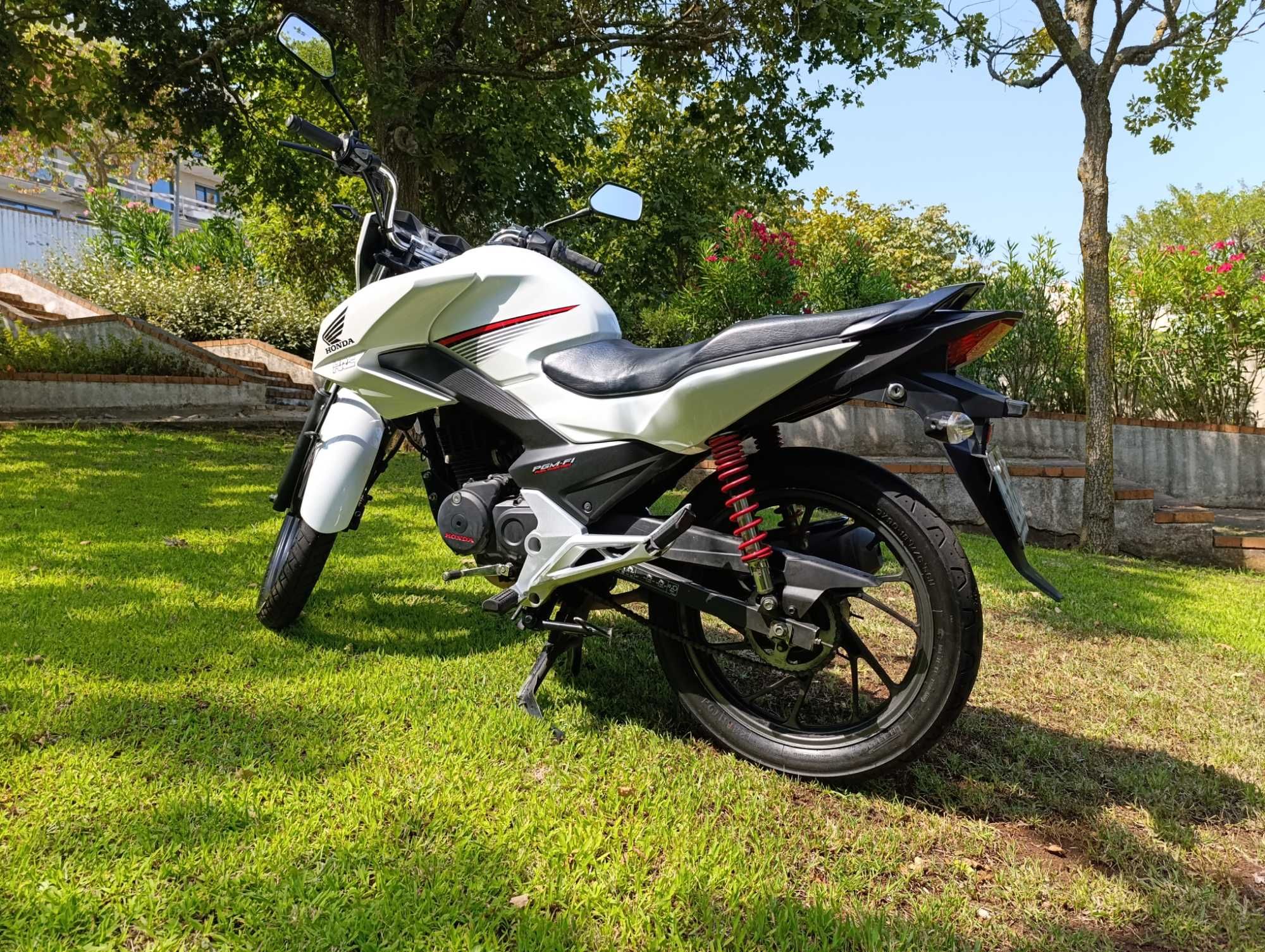 CB 125f em ótimo estado