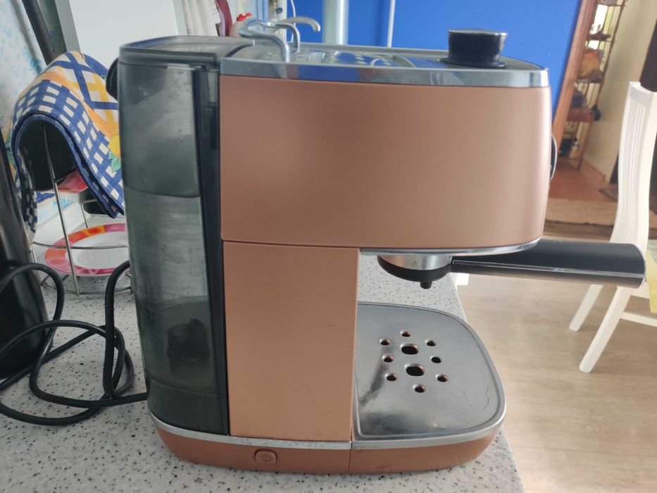 Кофеварка рожковая DELONGHI ECI341.CP