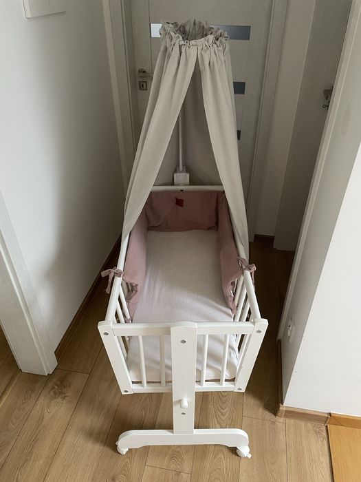 Kołyska drewniana dla dziecka