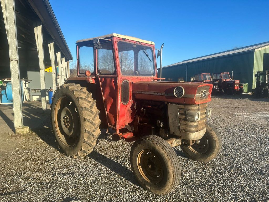 Massey Ferguson 590