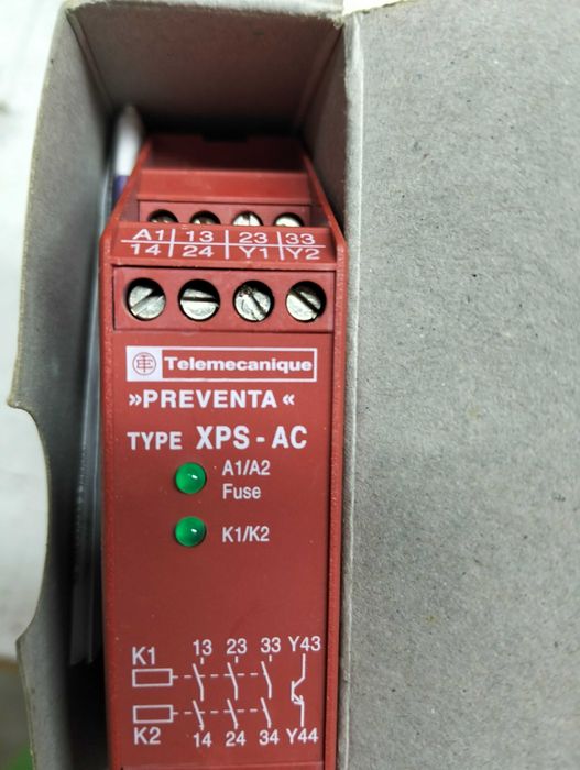 Relé de Segurança Telemecanique XPSAC5121
