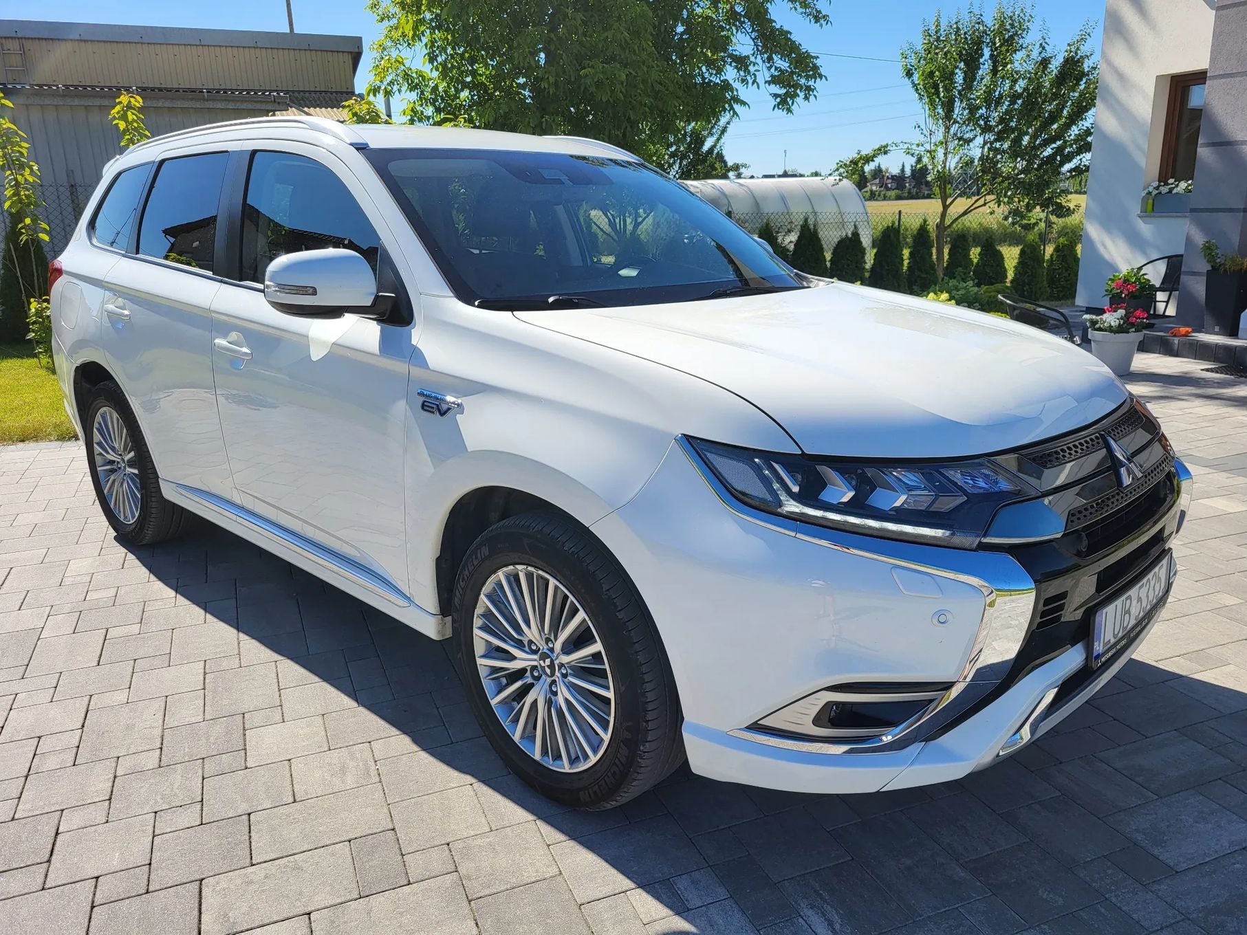 Mitsubishi Outlander 2,4 PHEV, Android Auto, Apple CarPlay, Alcantara