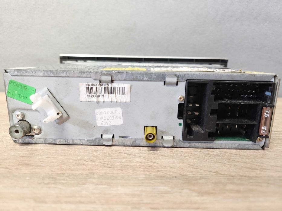 Radio samochodowe Audi Concert II CD A4 B6 / b7 + Kod bardzo Zadbane