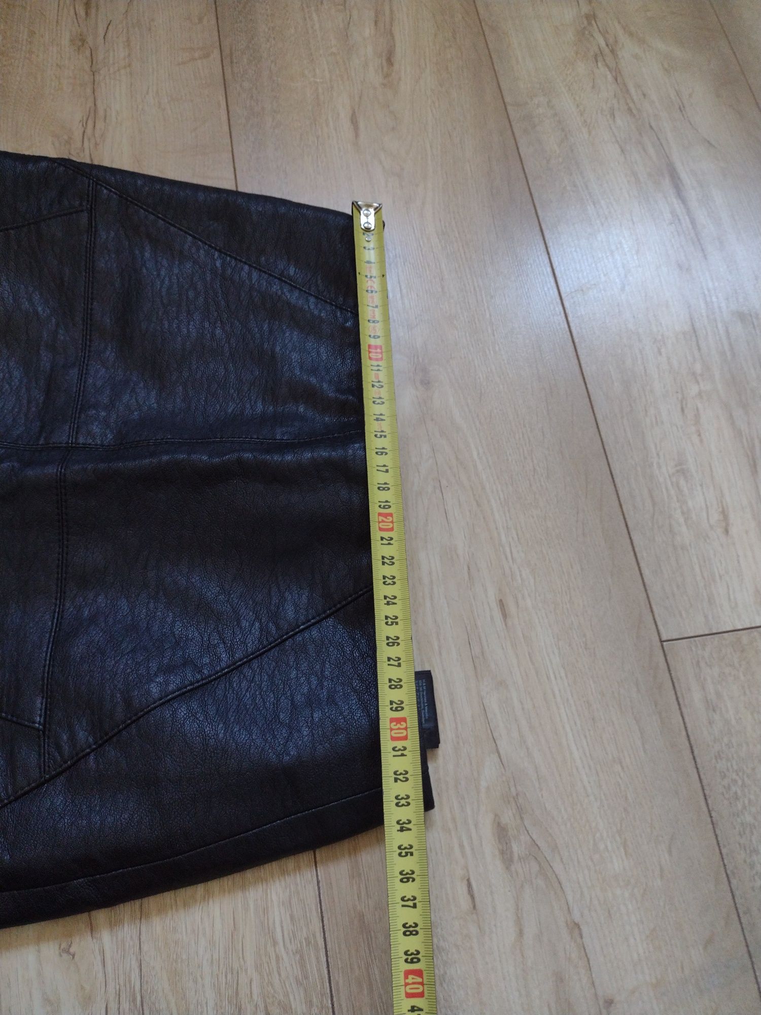 Czarna spódnica miniowka h&m r. 34 skórzana
