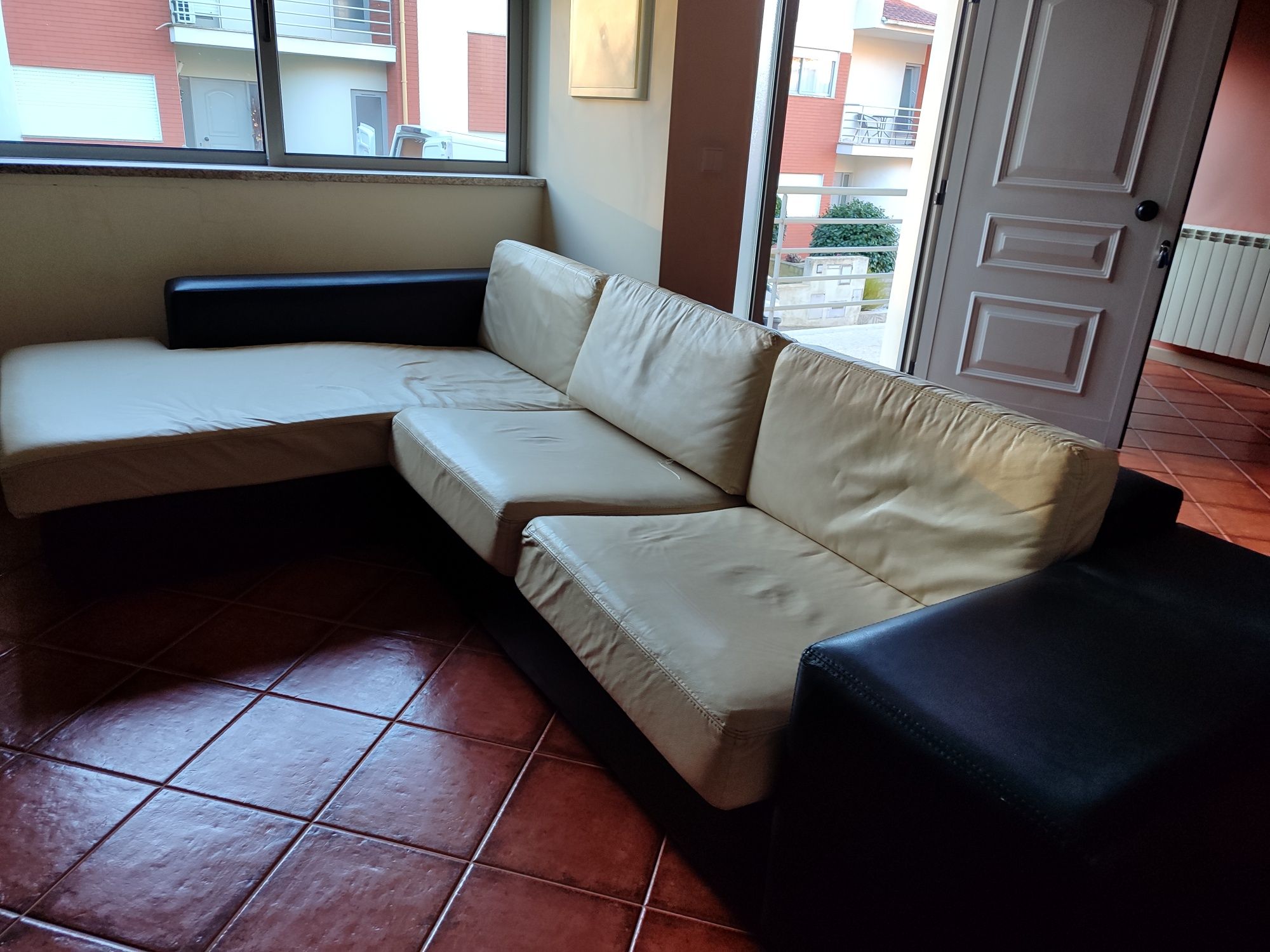Moveis sala, sofá, mesa e 6 cadeiras, aparador, móvel tv