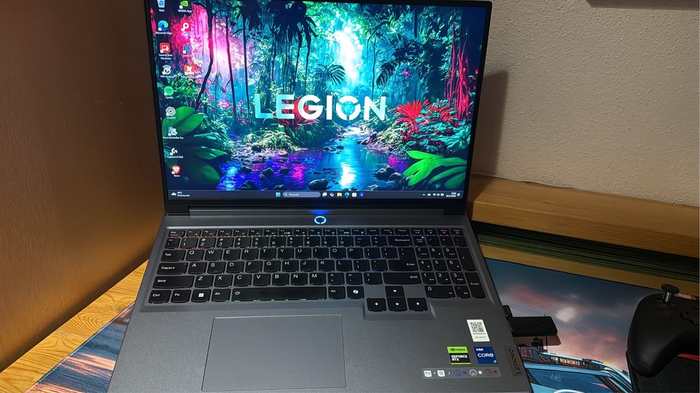 Lenovo Legion 5 16IRX9 I7 14650HX, 32GB RAM, RTX4070, 240HZ, 512GB SSD