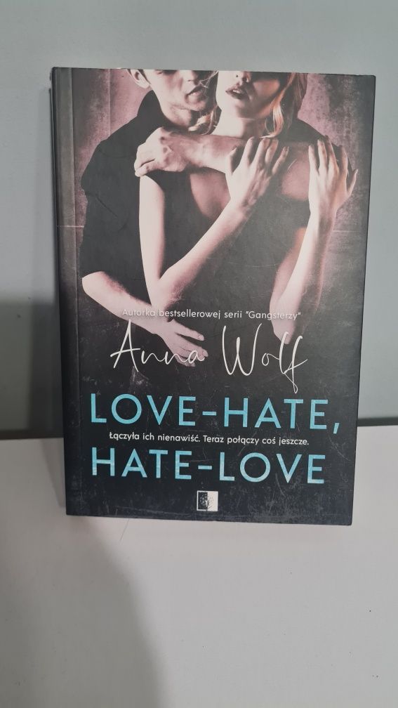 Anna Wolf- "Love-Hate-Hate-Love"
