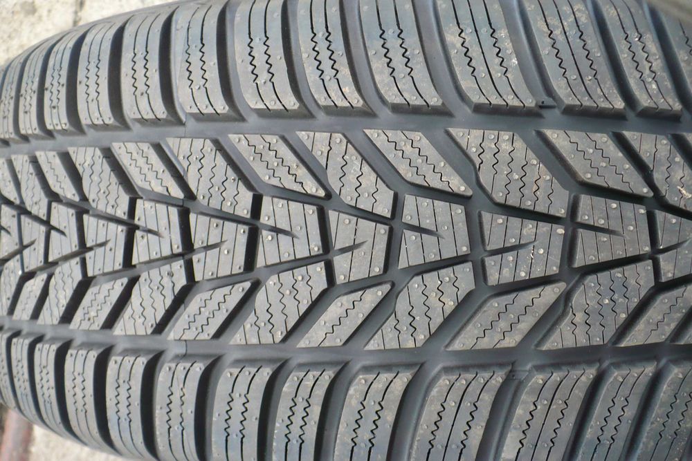 Opona Hankook Winter I*cept Evo3 215/55R18 99V Zima NOWA 1 szt. 2023r.